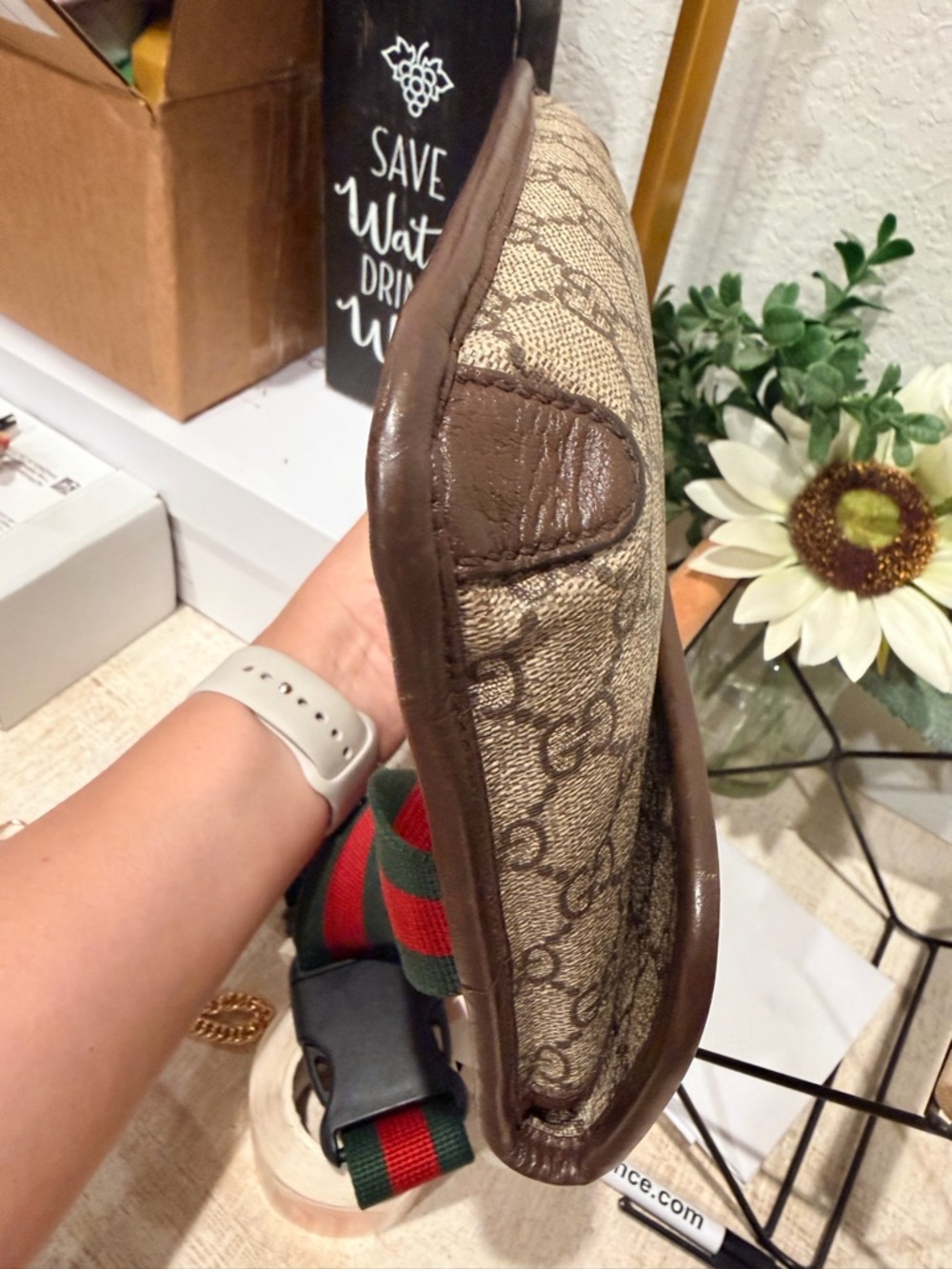 Gucci Vintage Neo GG Supreme Messenger Bag - Picture 3 of 12